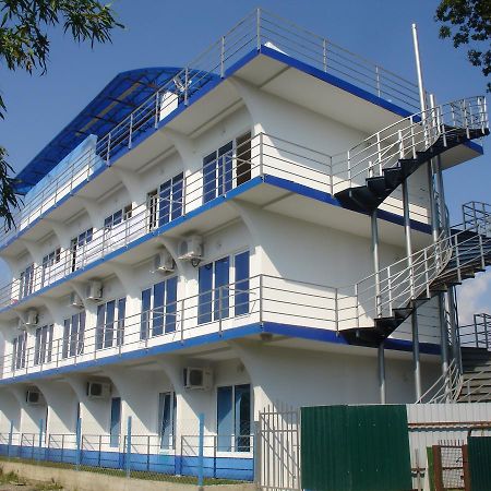 Iceberg Hotel Pizunda Esterno foto