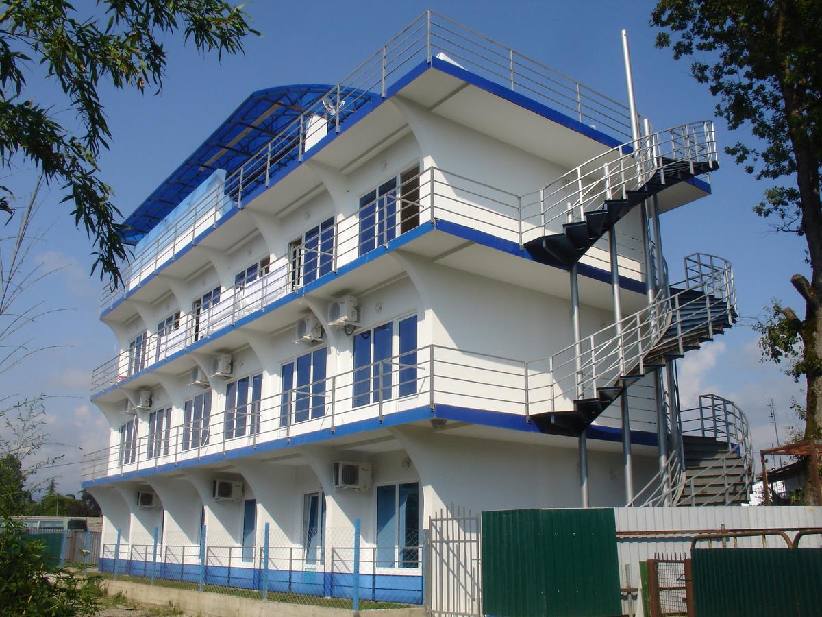 Iceberg Hotel Pizunda Esterno foto